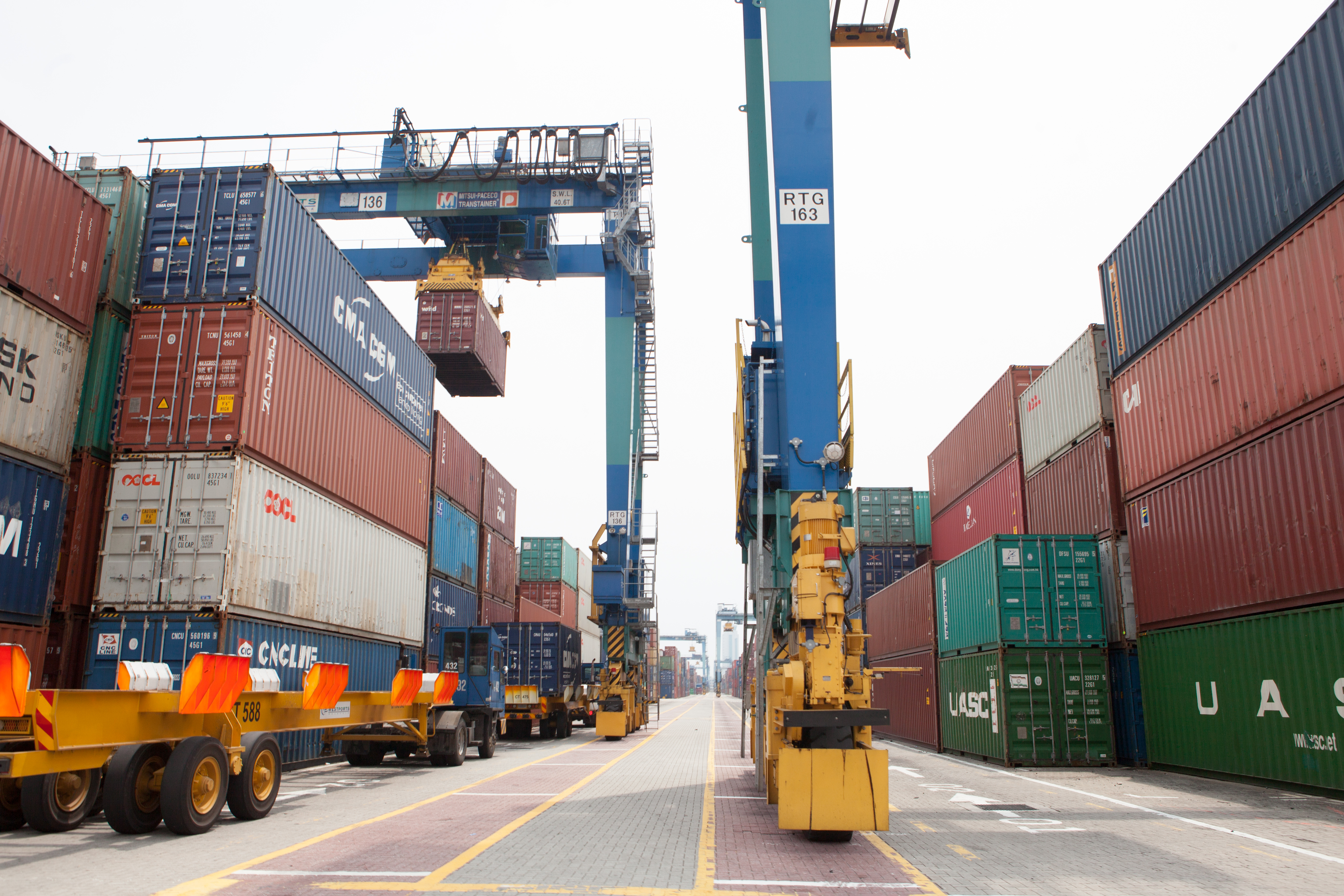 Commodity vessels clog China ports as fee imposed on US ships